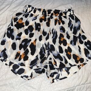 SHEIN shorts size M never worn but no tag